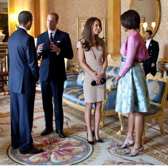 REISS “SHOLA” DRESS, CAMEL. SOLD OUT!! SIZE 4 WORN BY PRINCESS OF WALES - Picture 1 of 9